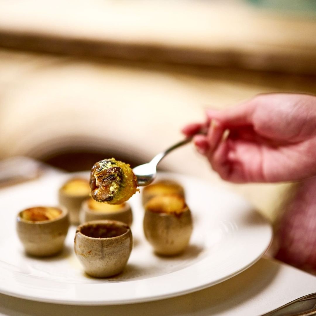 Freeflow Escargot Experience with White Wine Burgundy